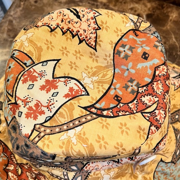 Patch NYC by Ross & Carney-Retro Floral Print Shade Hat-Wide Posable Brim - Picture 3 of 6